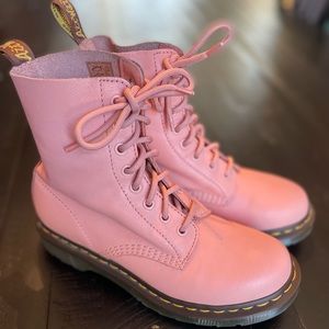 Dr Martens, 1460 WOMEN'S PASCAL VIRGINIA LEATHER BOOTS, pinkish, size US 7!